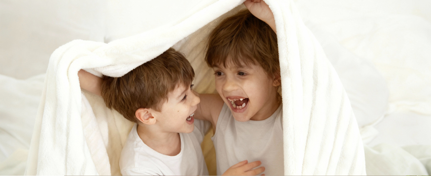 Плед WAVVE: м'який флісовий плед для дивану, софи, кімнати. 150 x 200 см, сірий