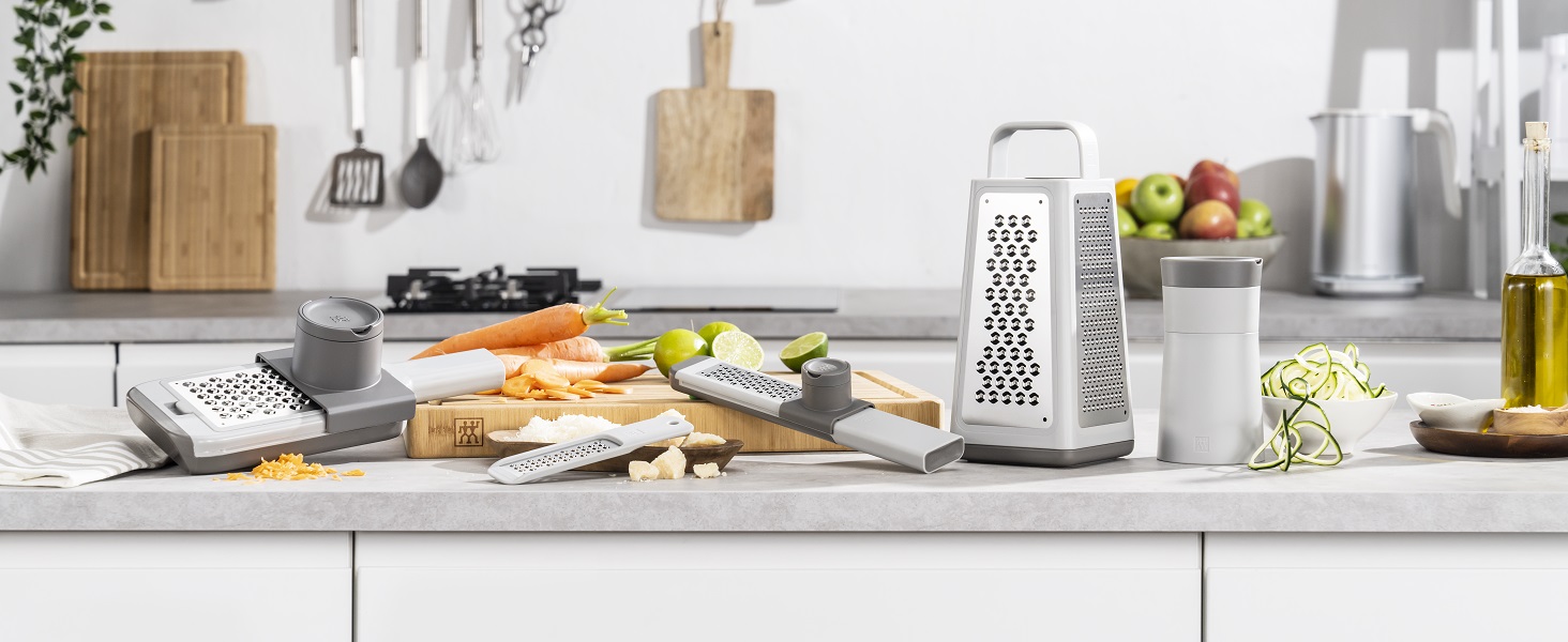 Терка кухонна ZWILLING Z-Cut, багатофункціональна, нержавіюча сталь, 4 змінні насадки, двостороннє натирання, з лотком, сіра