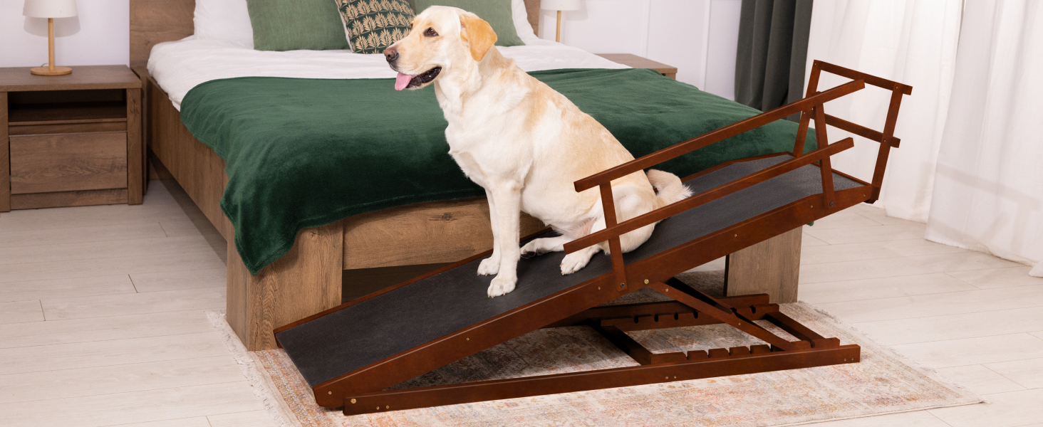 Східці для собак до ліжка з огорожею - для великих собак до 90 кг - регульована висота до 94.5 см - ширина 49.5 см - складаються - антиковзні ручки - з берези - колір натуральний (волоський горіх)