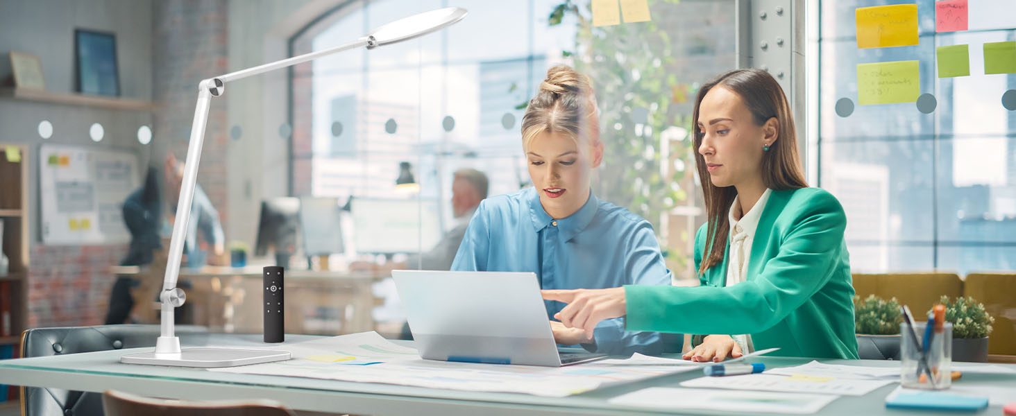 LED лампа настільна з денним світлом для відеоконференцій, офісна лампа з підставкою, регульована з 4 режимами кольору, 18W світло для відео, захищає очі, підходить для дому та офісу, матовий білий