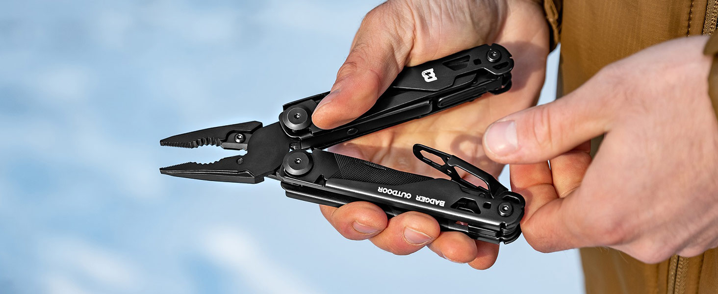 Багатофункціональний інструмент Solid Black 16-в-1: ніж для виживання, мультитул для туризму, кемпінгу та подарунок для чоловіків. Виготовлений з нержавіючої сталі, з бітами.