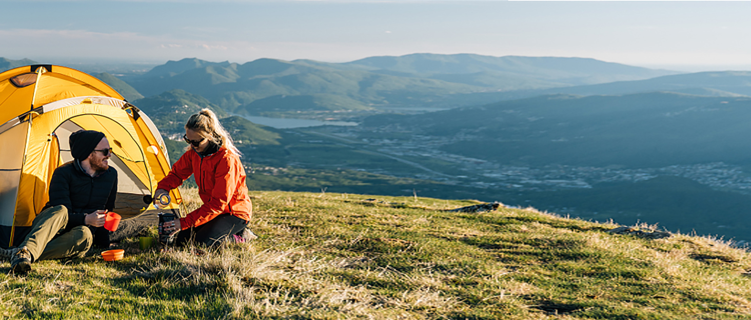 Надувна автомобільна матрац з насосом для подорожей, кемпінгу та відпочинку на природі. Чорний колір.