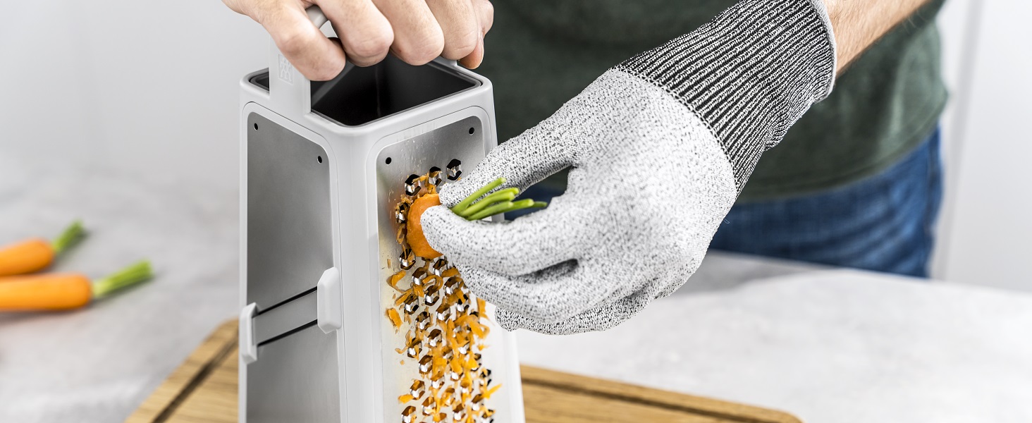 Терка кухонна ZWILLING Z-Cut, багатофункціональна, нержавіюча сталь, 4 змінні насадки, двостороннє натирання, з лотком, сіра