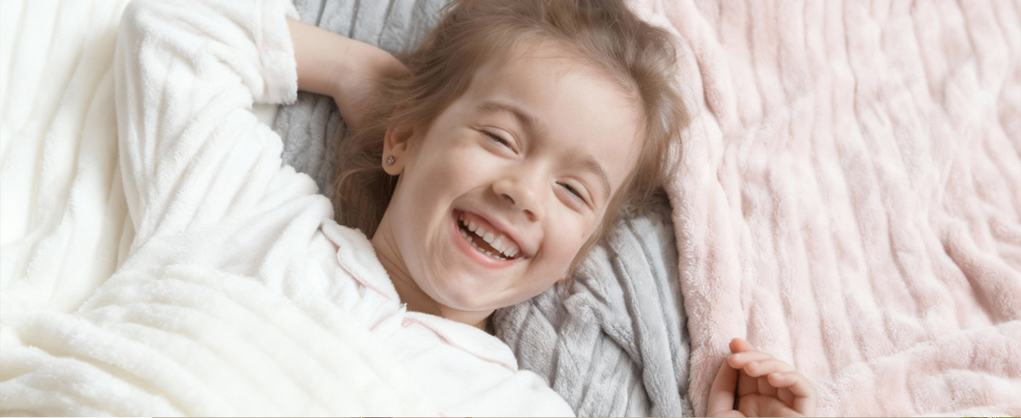 Плед WAVVE: м'який флісовий плед для дивану, софи, кімнати. 150 x 200 см, сірий