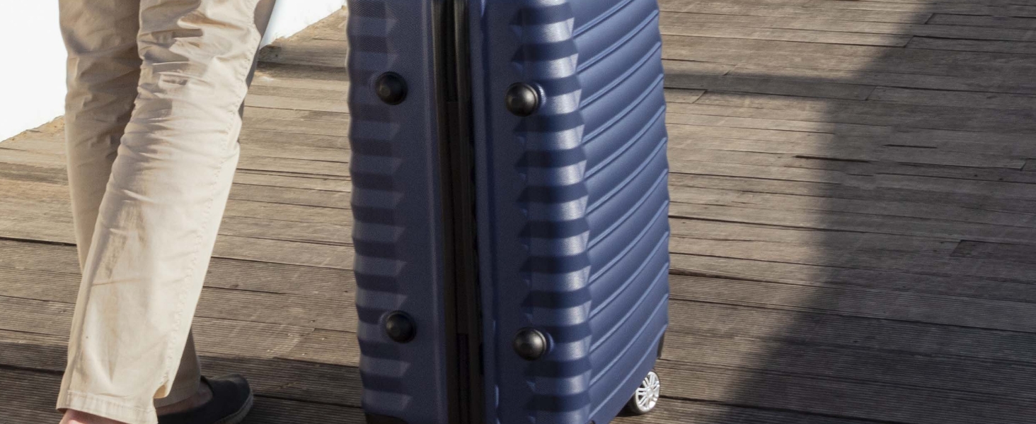 Дорожня валіза Upfly XS 55x36x19 см, 31 л, ABS, 4 подвійні гумові колеса, кодовий замок, жорсткий корпус, з роздільником і ременями для фіксації речей