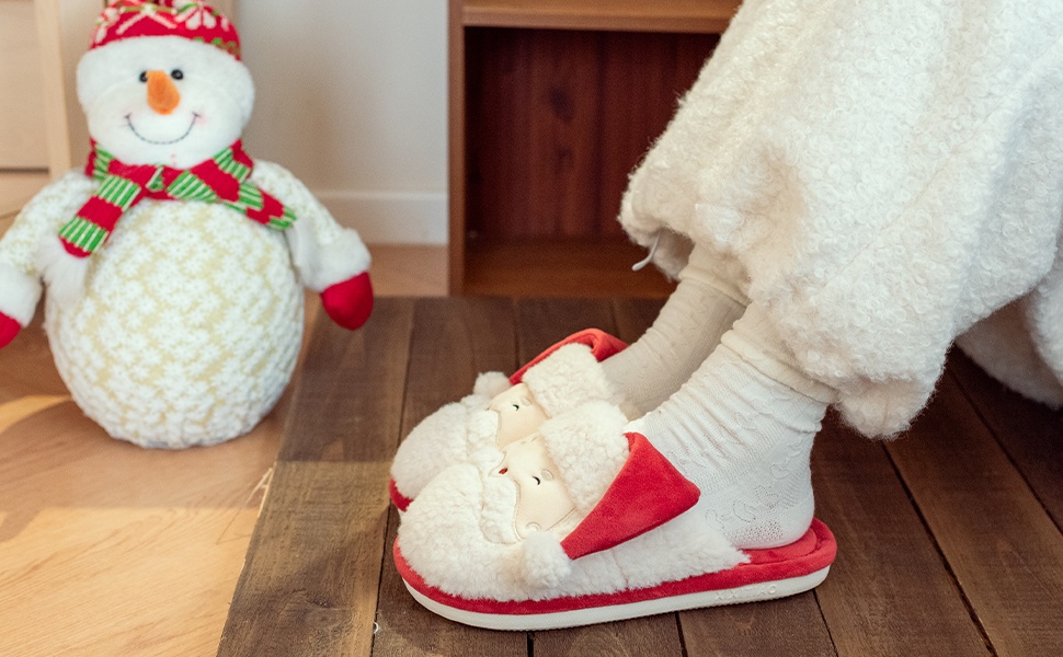 Тапочки зимові жіночі та чоловічі з м'якої плюшевої підкладки та піною з пам'яті, антиковзкі тапочки для дому/на вулицю, зручні сліпони для всієї родини Санта Клаус 40/41 EU