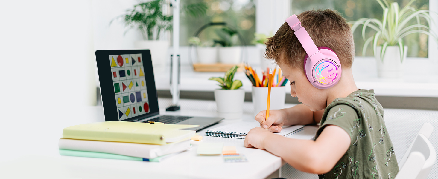 iClever Дитячі навушники Bluetooth з LED-підсвічуванням, обмеження гучності 74/85 дБ, 43 години роботи, стерео звук, Type-C, AUX-кабель, Bluetooth 5.3, для планшетів/подорожей, рожеві
