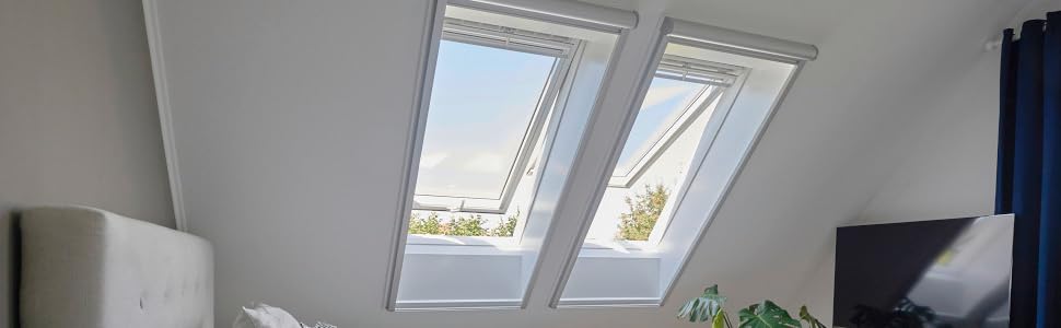 VELUX оригінальна рулонна москітна сітка з алюмінію, чорна, для мансардних вікон 923-1120 мм × 0-2000 мм, стійка до погодних умов