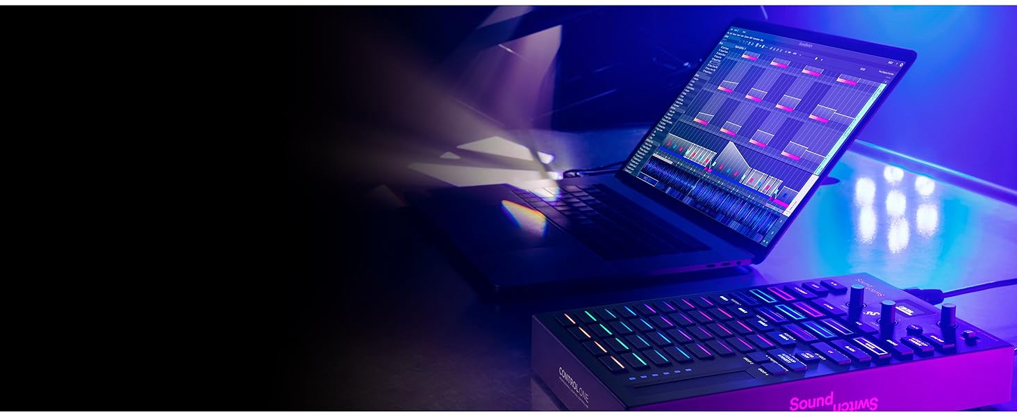 SoundSwitch Control One – Професійний контролер освітлення DMX для DJ з 3 місяцями доступу до програмного забезпечення SoundSwitch, підтримка DMX та Phillips Hue. Чорний колір