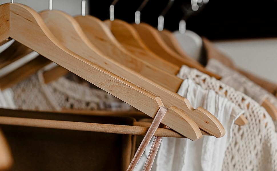 Дерев'яні вішалки для одягу OGIVO – набір 20 шт. з обертовим гачком та вирізами на плечах (натуральне дерево)