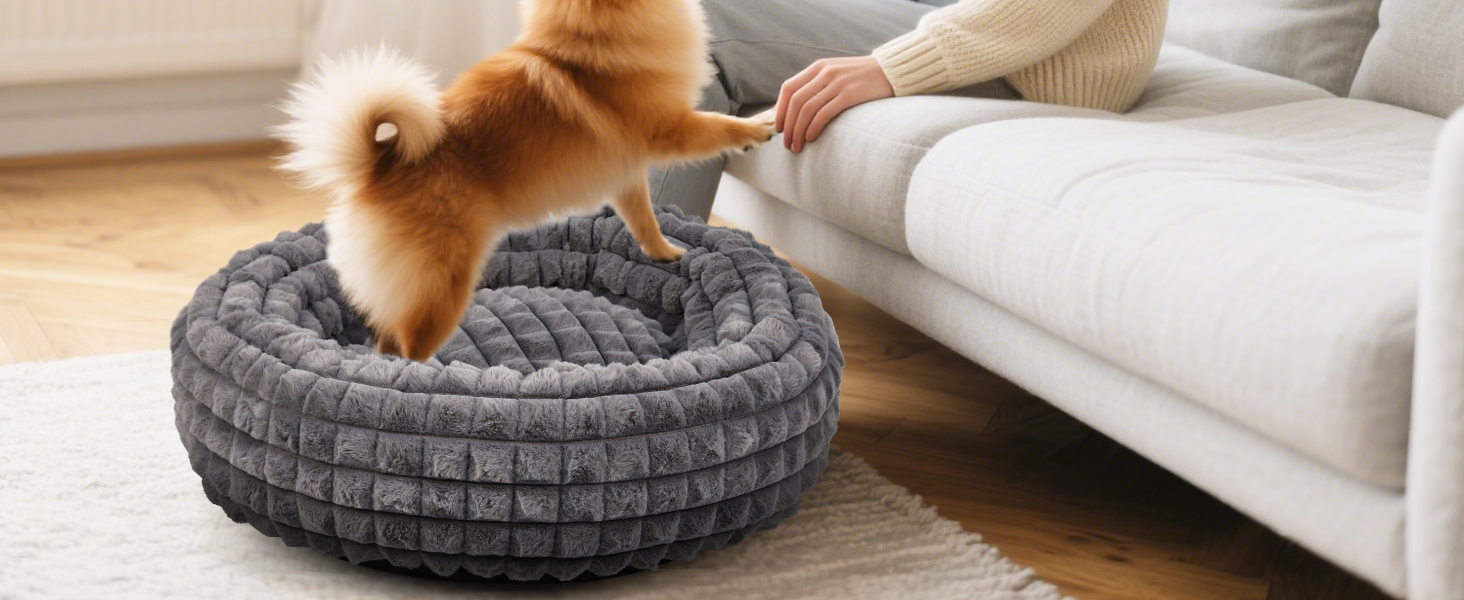 Кішечкове ліжко XIAPIA з м'якого плюшу 58x20 см, зручне та тепле місце для відпочинку котів та маленьких собак, ортопедичне ліжко з неслизьким дном, сірий колір