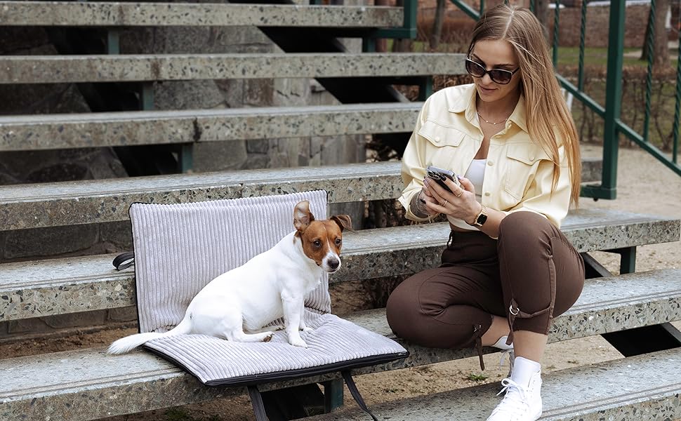 FREUDENTIER Килимок для собак на вулицю, складаний | З м'якою лежачою поверхнею з штучної шкіри, що стирається, водонепроникний та стійкий до бруду | Лежанка для собак у дорогу, виготовлено в ЄС (95x70 см)