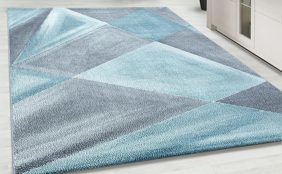 Килимок для вітальні HomebyHome 120x170 см сірий абстрактний геометричний дизайн. Підходить для спальні, кухні, їдальні, дитячої кімнати. Короткий ворс, м'який, легкий у догляді. Прямокутний килим 120 x 170 см сірого кольору.