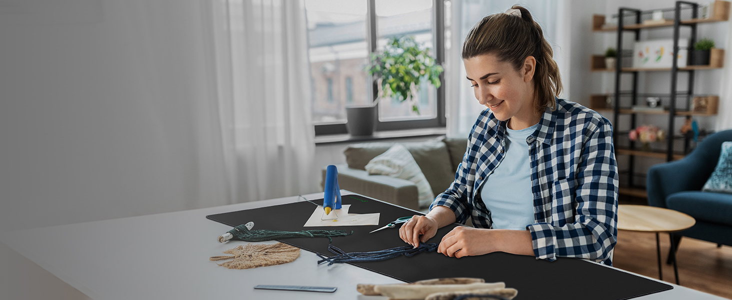 Чорний ігровий килимок Black Shark XL 900x400 мм з вологостійким покриттям та антиковзаючою основою