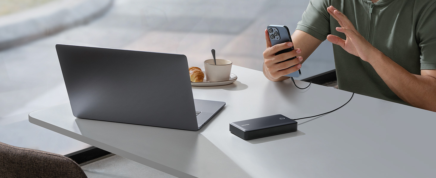 Powerbank Anker 537 PowerCore 24K (65W) - 24000mAh, чорний. Сумісний з MacBook Pro, Dell XPS, iPad Pro, iPhone, iWatch