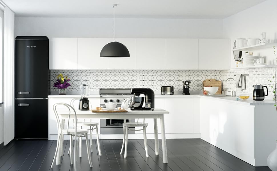 Електричний чайник ETA Storio I, 2200 Вт, 1,7 л, індикатор рівня води, автовимкнення, захист від перегріву, шнур посередині, фільтр, чорний