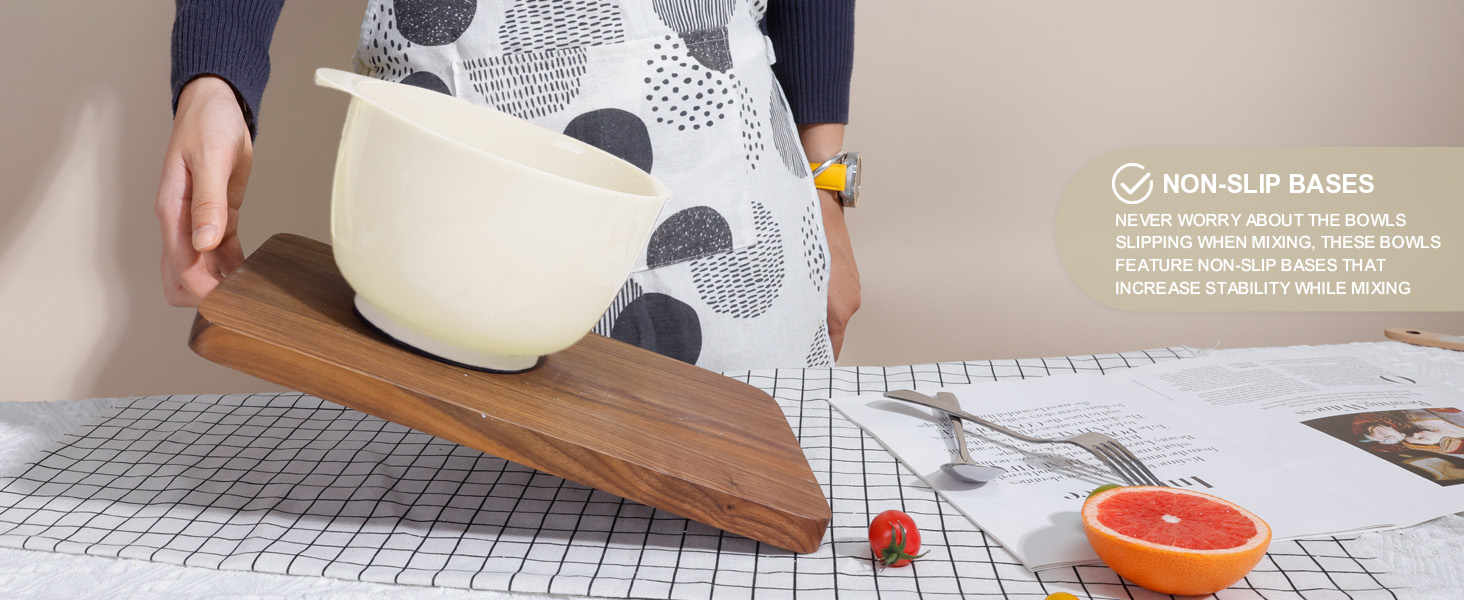 Набір мисок для змішування BoxedHome (4 шт.) з пластику, бежевий. Миски для салатів, ручне миття, неслизькі, стійкі, для сервірування та приготування їжі.