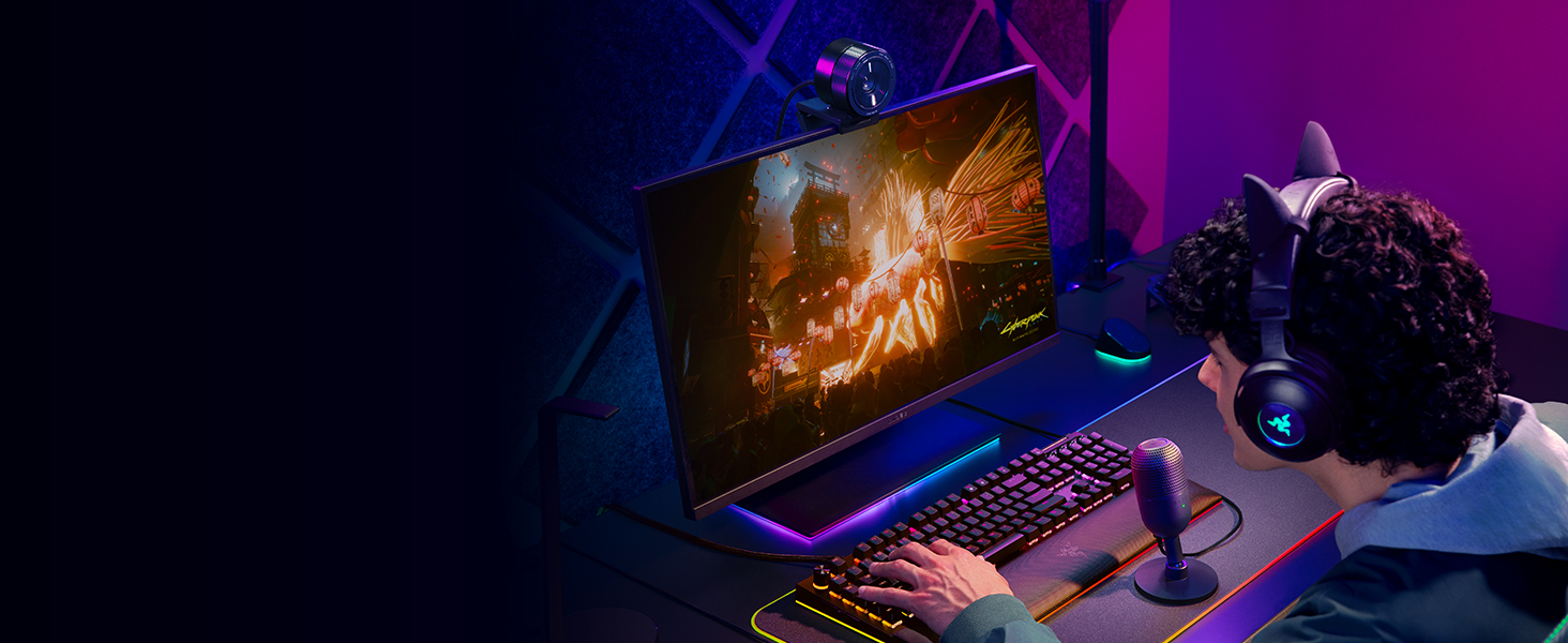 Мікрофон Razer Seiren V3 Mini - компактний USB мікрофон з LED-індикатором та інтегрованим демпфером