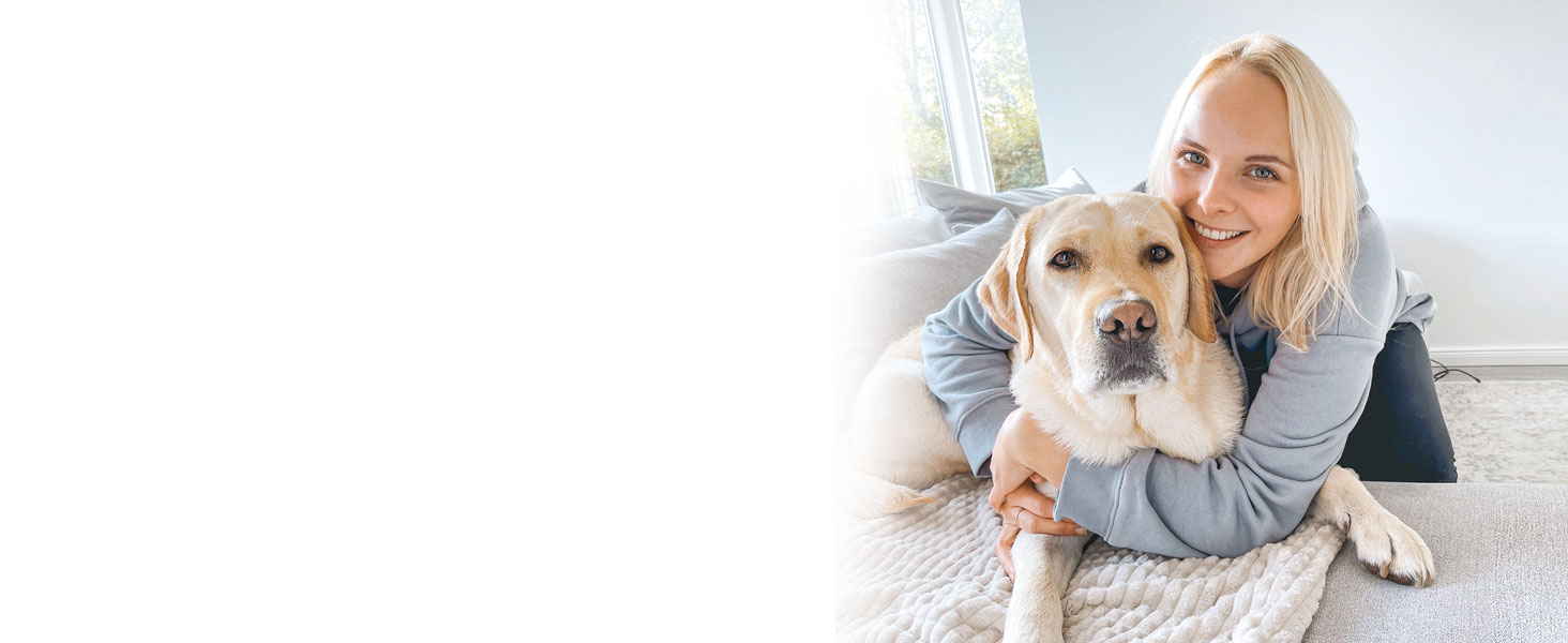 Гумова щітка для купання собак та котів BluePet з масажним ефектом. Видаляє відмерле підшерстя, пил та бруд. Ідеальна для втирання шампуню. Наповнювана щітка для купання.