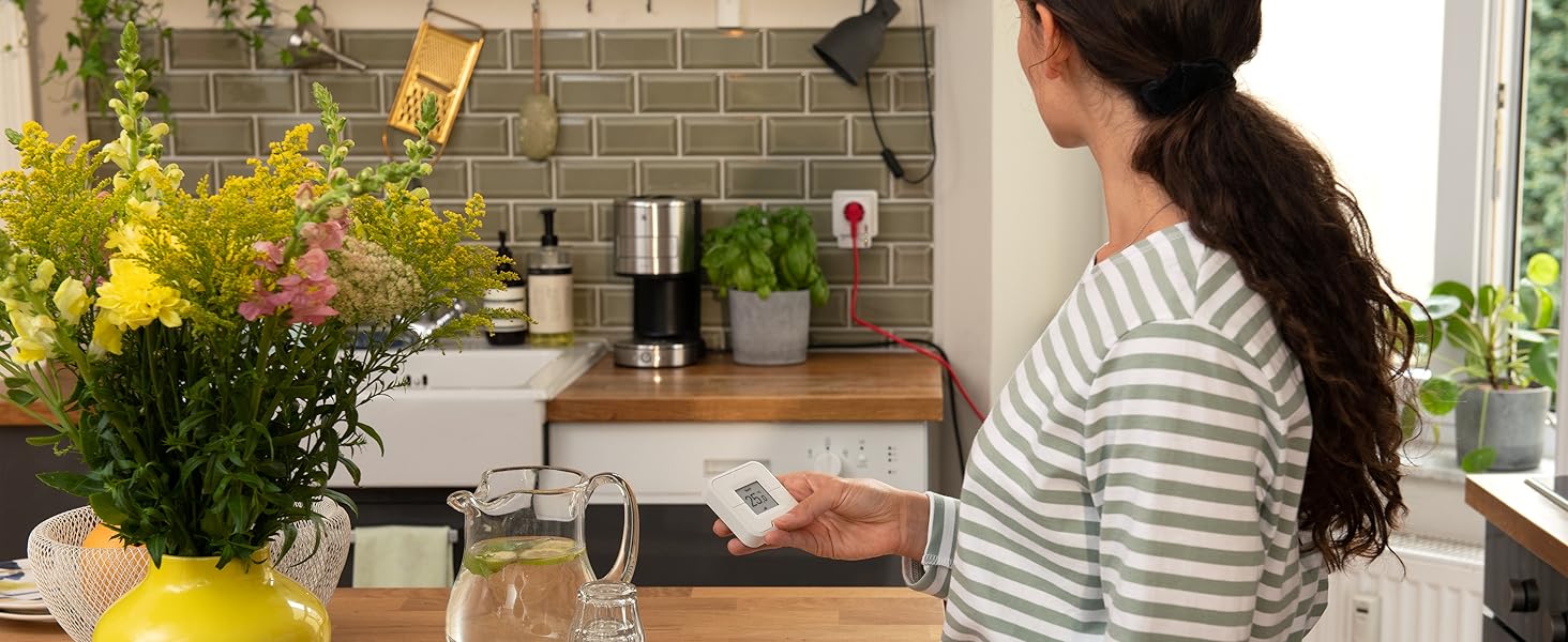 Роутер FRITZ!Box 6860 5G: Wi-Fi 6, LTE, PoE, DECT, захист від пилу та вологи