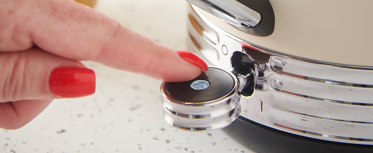 Електричний чайник Russell Hobbs Hanley Retro Jasmine 1.7л, 2400W, нержавіюча сталь, кремово-білий, вінтажний дизайн