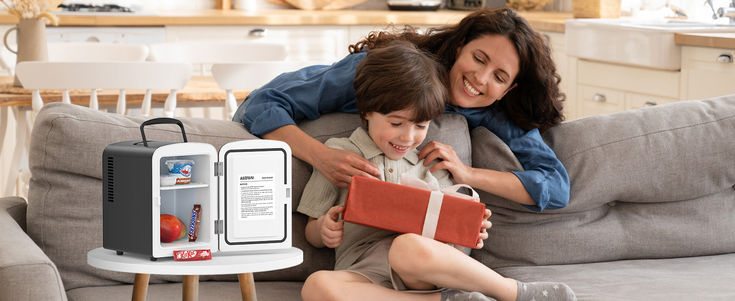 Міні-холодильник AstroAI, 4 літри, 6 банок, для авто, офісу, кімнати, косметики, 220V/12V, чорний