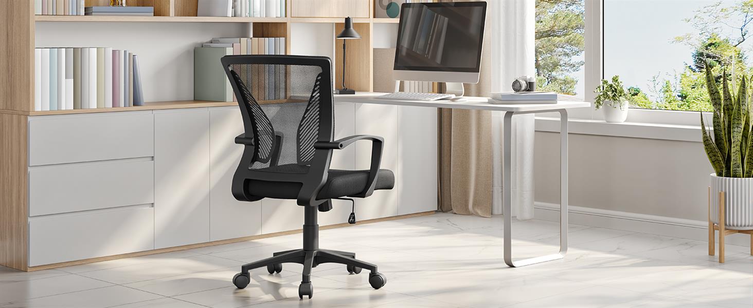 Офісний крісло Yaheetech ергономічне, комп'ютерне з сітчастою спинкою, з підлокітниками, для офісу та дому, чорне, до 136 кг, з регулюванням висоти та функцією гойдання