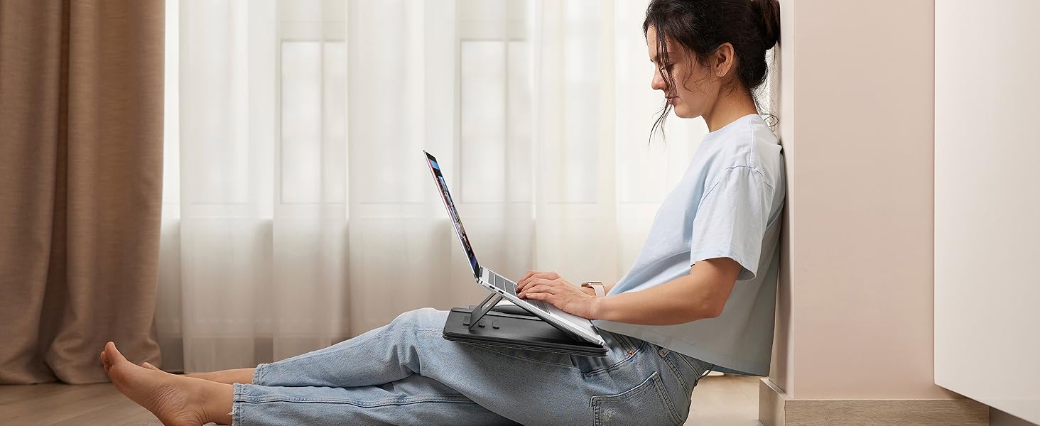 Зручний лапдеск AboveTEK для ноутбука: ергономічний, з антиковзким покриттям, захистом від нагріву та вбудованим ковриком для миші. Ідеально для роботи в ліжку, на дивані та в подорожах (чорний)