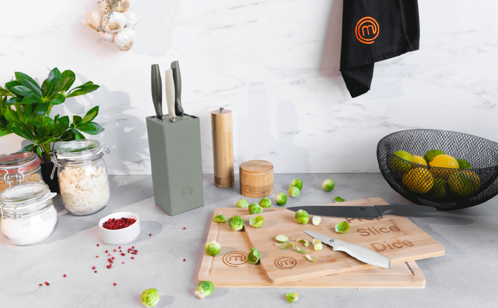MasterChef 5-Piece Knife Block Set - Stainless Steel Kitchen Knife Set with Chef's Knife, Santoku, Bread Knife, Utility Knife & Vegetable Knife - Sharp, Black Soft-Touch Handles