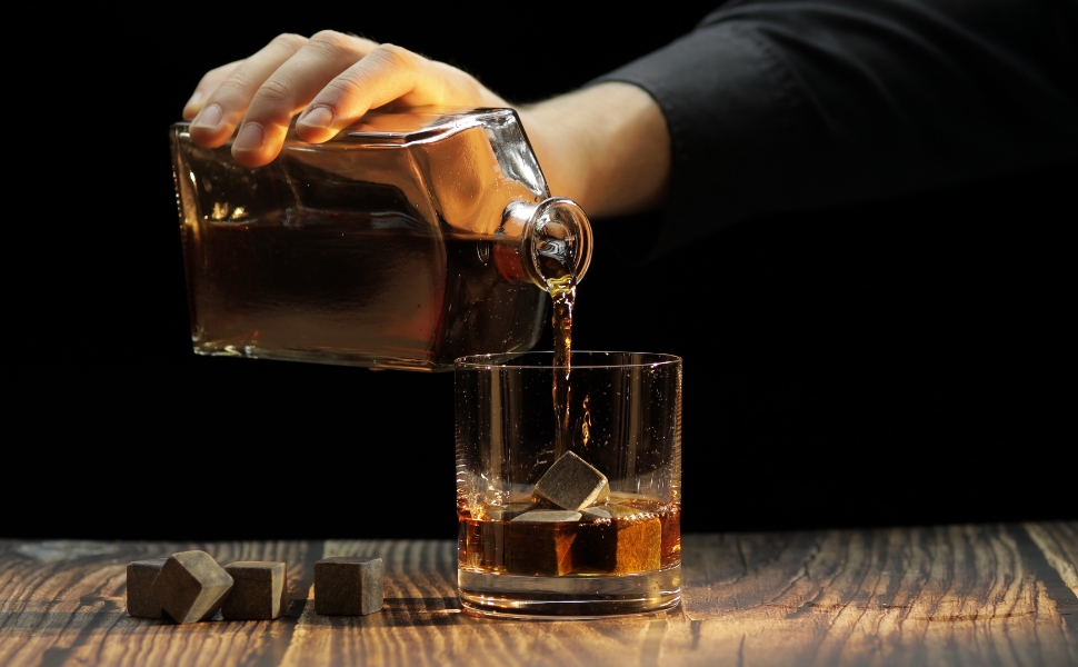 Набір кулінарних каменів для віскі GOURMEO 9 - 9 каменів для охолодження віскі, нержавіюча сталь, аксесуари для віскі