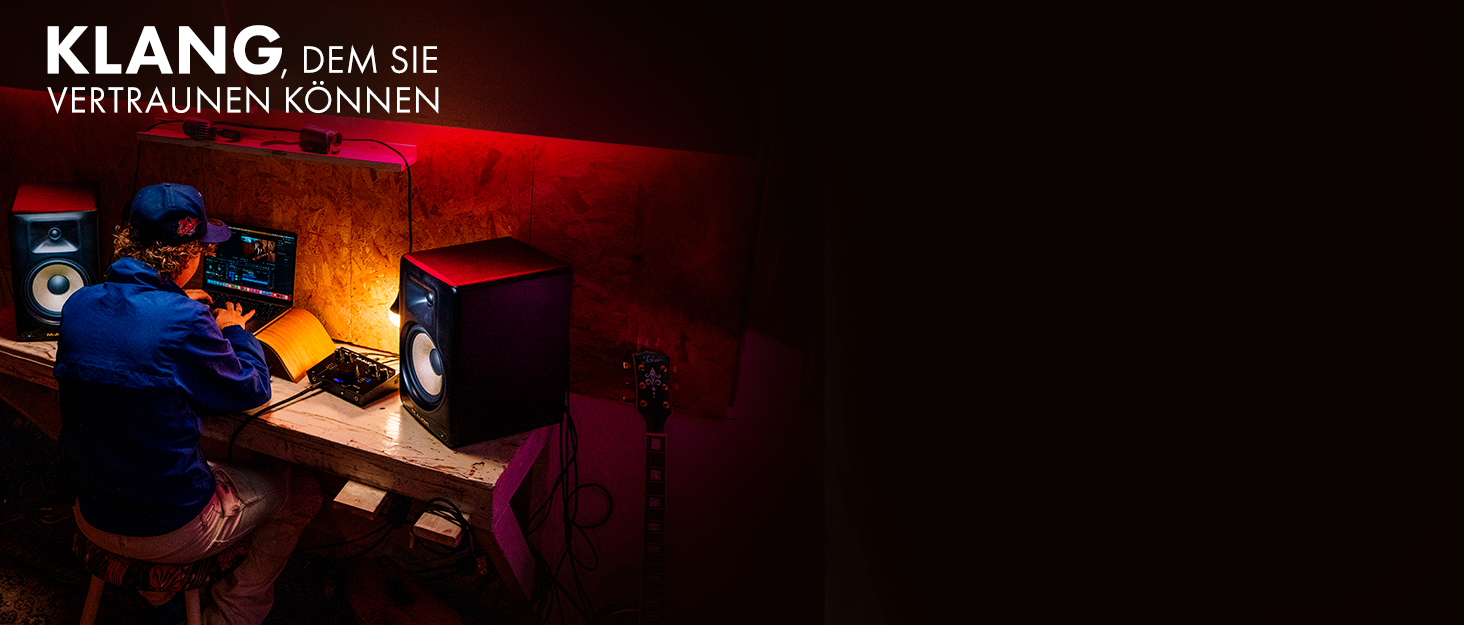 M-Audio Uber Mic - USB конденсаторний мікрофон для геймінгу, стрімінгу, подкастів та студійних записів. 4 характеристики спрямованості, кнопка вимкнення мікрофона, вихід для навушників