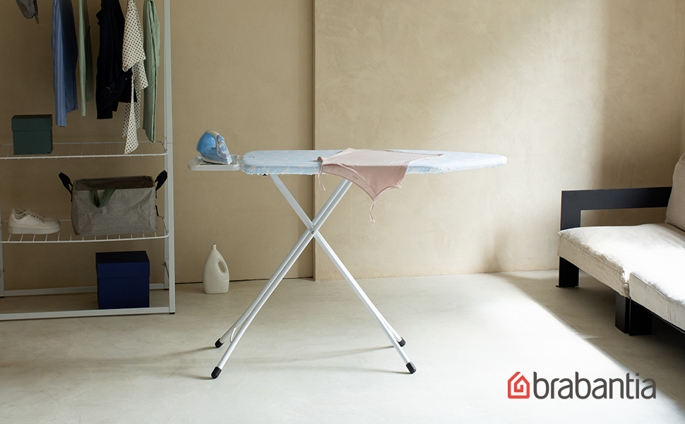 Дошка для прасування Brabantia C 124x45 см, для парових прасок, з бавовняним чохлом Fresh Breeze, регулювання висоти, стійкі ніжки, захист від дітей та для транспортування, велика, складна, металева підставка