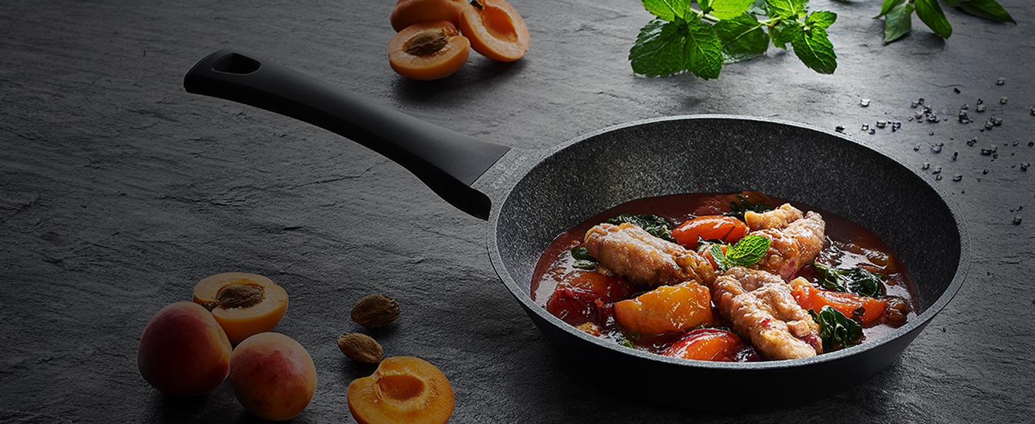 Велика сковорода Zwieger 28 см з кришкою, алюмінієвий литий корпус, високий бортик, індукційне дно з нержавіючої сталі, антипригарне покриття без PFOA та PFOS, для всіх типів плит
