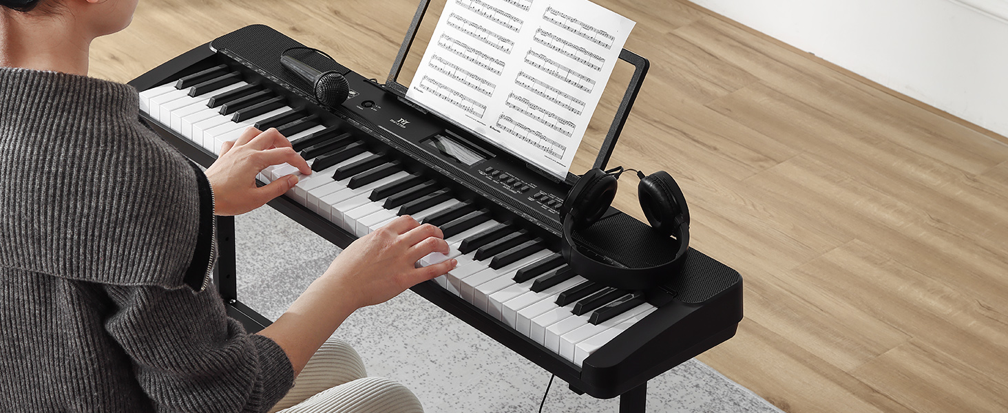 MUSTAR 61-клавішна клавіатура-піаніно для початківців, цифрова клавіатура з підсвічуванням, динаміками, стійкою, табуретом, навушниками, мікрофоном, підставкою для нот, 300 звуками та уроками музики (Чорний)