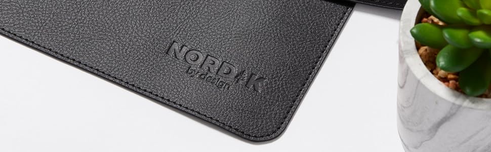 Підкладка на стіл Nordik зі шкіри, органайзер для кабелів (Pebble Black 35x43.2 см) - преміум килимок для миші для дому та офісу, веганський захист столу