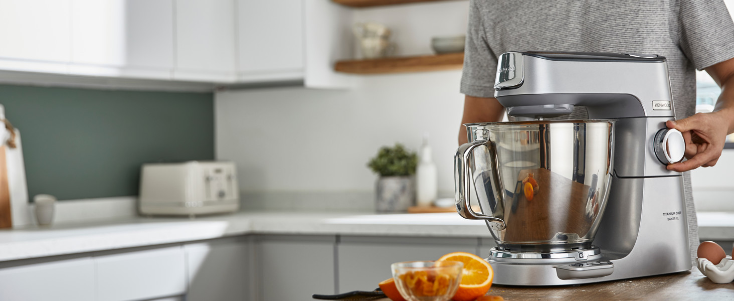 Кухонний комбайн Kenwood Titanium Chef Baker XL KVL85.424SI з вагою, 2 чашами, 1200 Вт, 4 насадки для випічки, скляний блендер, подрібнювач, сріблястий