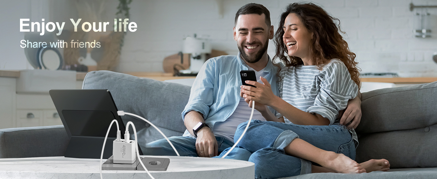 Мережевий зарядний пристрій 40W з 4 портами USB-C та USB-A (2 шт.) - для iPhone, iPad, Samsung, Tablet. Підтримка PD 3.0