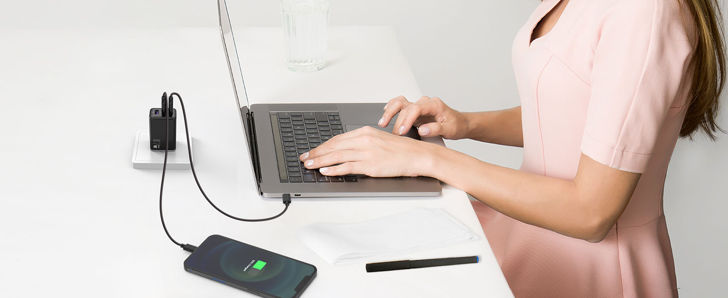 Зарядний пристрій USB-C 67W NOVOO GaN III з 3 портами, швидка зарядка для MacBook, iPad, Pixel, Samsung, iPhone, Steam Deck - Чорний