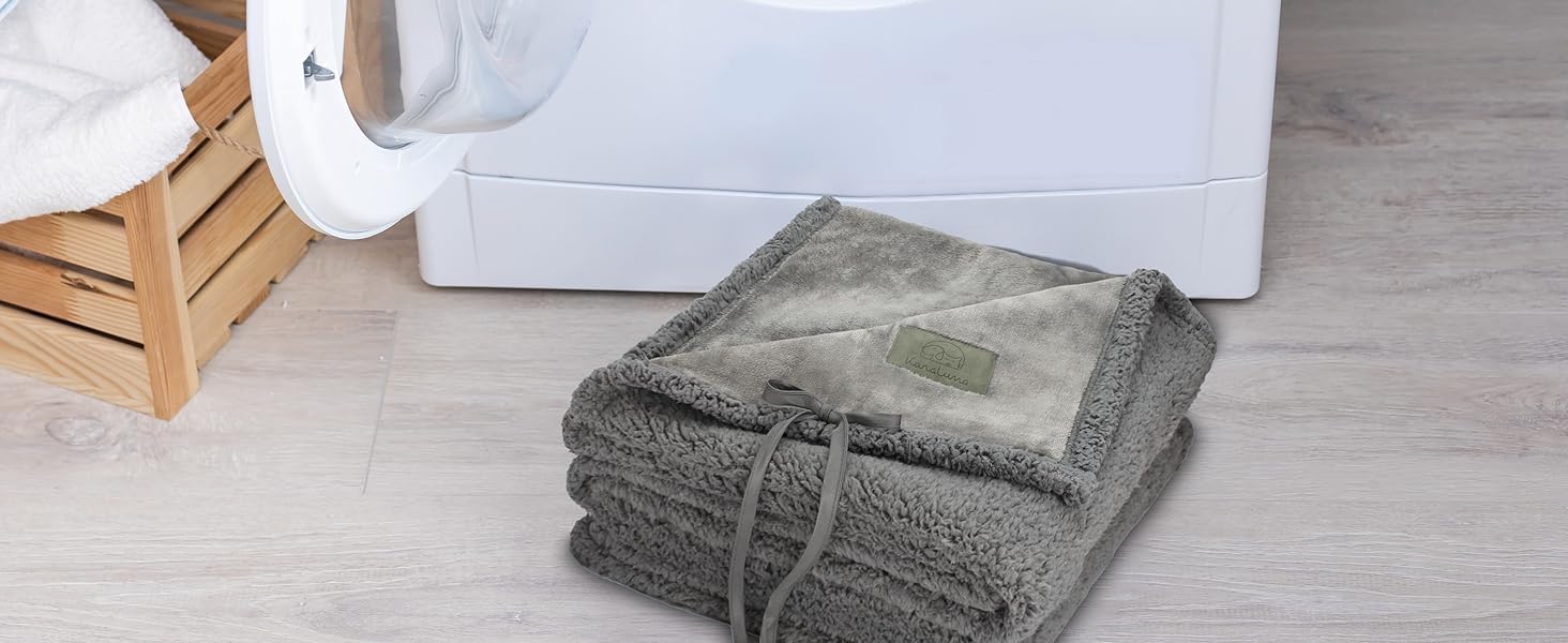 Водонепроникний килимок для собак 150x160 см | Практичний, для подорожей, авто, дивану | Легкий, зручний, миється | 150x160 см