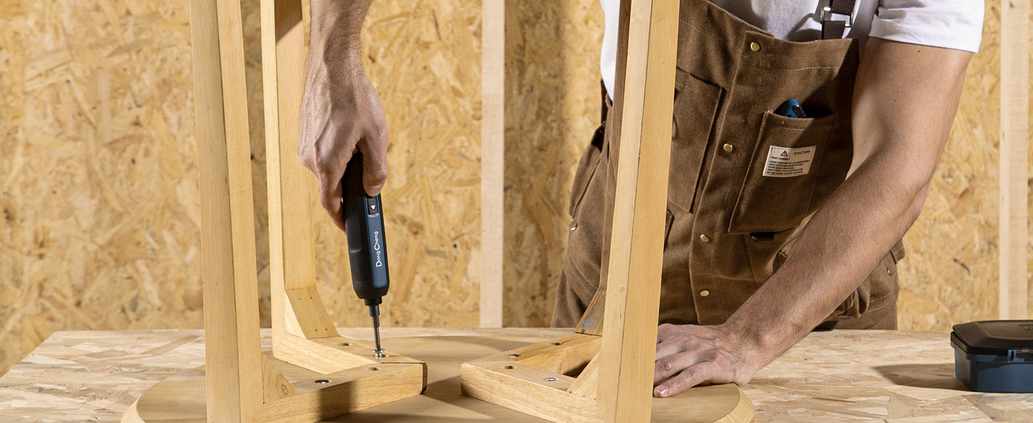 Міні акумуляторний шуруповерт DongCheng, 4V, 2000 mAh, Li-Ion, 3 положення моменту, LED, набір з 8 біт S2