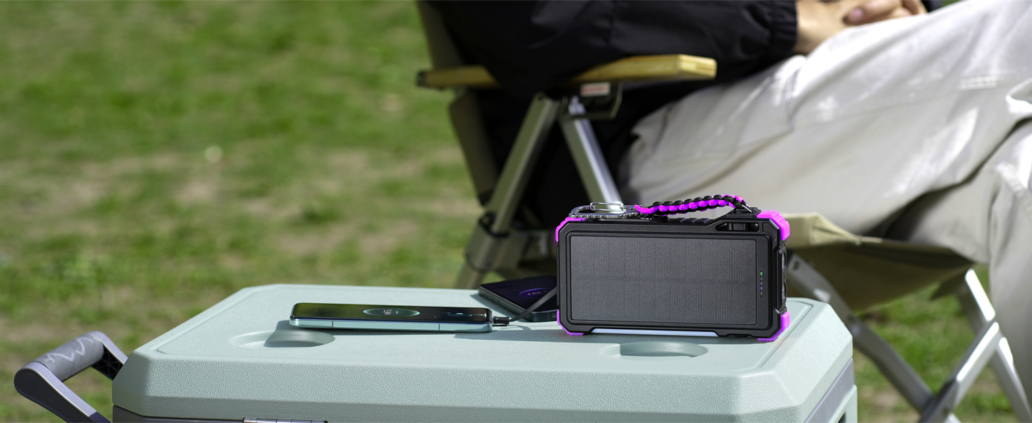 Портативний зарядний акумулятор BLAVOR Solar 20000mAh з кабелем, 20W, сонячний, USB-C, для телефонів та Apple Watch, з ліхтариком та карабіном, оранжевий