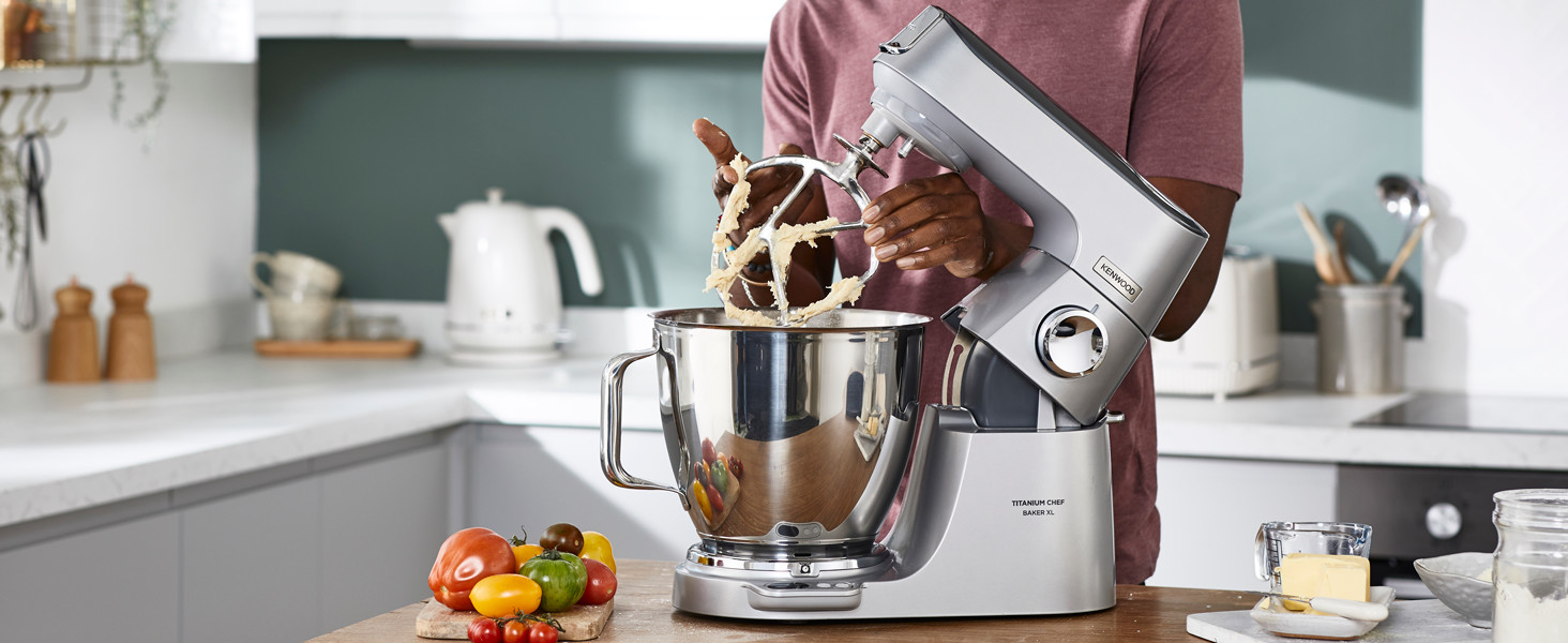 Кухонний комбайн Kenwood Titanium Chef Baker XL KVL85.424SI з вагою, 2 чашами, 1200 Вт, 4 насадки для випічки, скляний блендер, подрібнювач, сріблястий