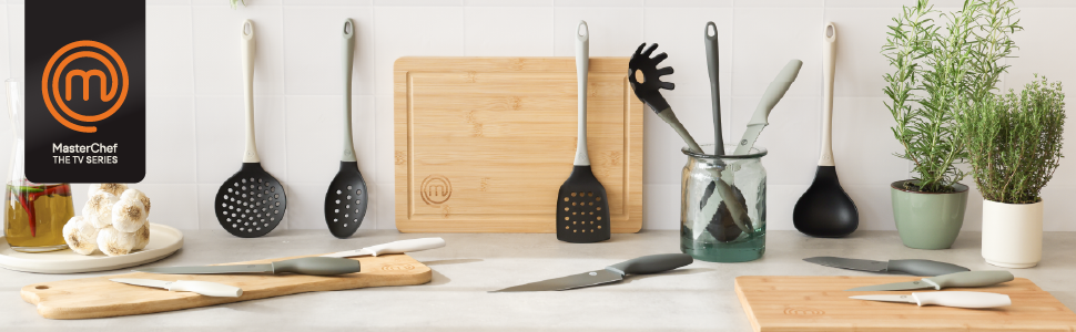 MasterChef 5-Piece Knife Block Set - Stainless Steel Kitchen Knife Set with Chef's Knife, Santoku, Bread Knife, Utility Knife & Vegetable Knife - Sharp, Black Soft-Touch Handles