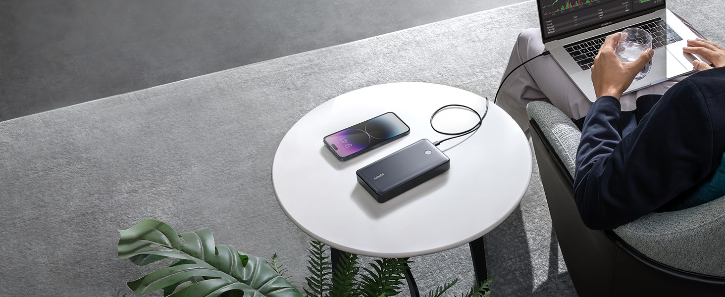 Powerbank Anker 537 PowerCore 24K (65W) - 24000mAh, чорний. Сумісний з MacBook Pro, Dell XPS, iPad Pro, iPhone, iWatch