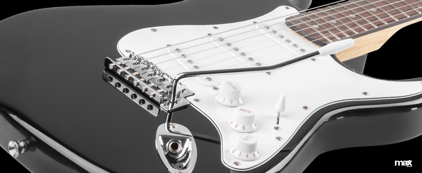 Електрогітара Max GigKit Strat Style 4/4 з підсилювачем 40W, аксесуарами та чохлом, чорна