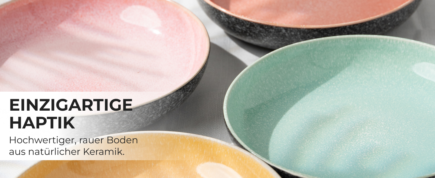 Набір посуду Miamio Las Palmitas (24 предмети) для 6 осіб: тарілки, чашки, супові тарілки, миски для каші/пасти. Можна мити в посудомийній машині, використовувати в мікрохвильовій печі та духовці.