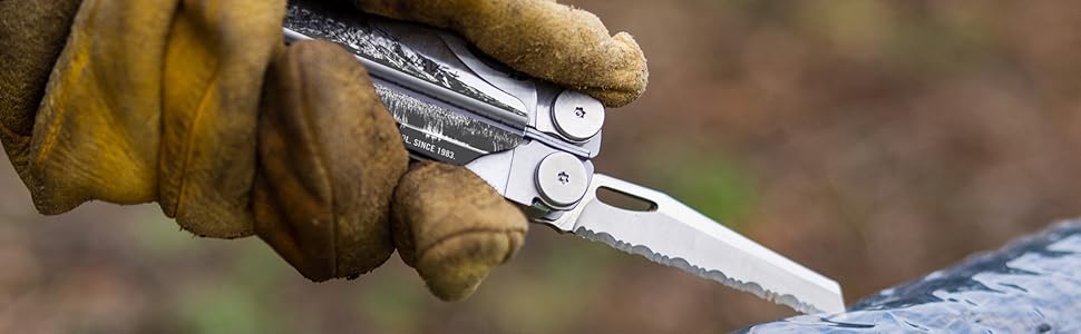 Leatherman Wave+ Мультитул - 18-в-1: інструмент з нержавіючої сталі з лезами, плоскогубцями та кусачками для дроту - аксесуари для кемпінгу, спеціальне видання (срібний)