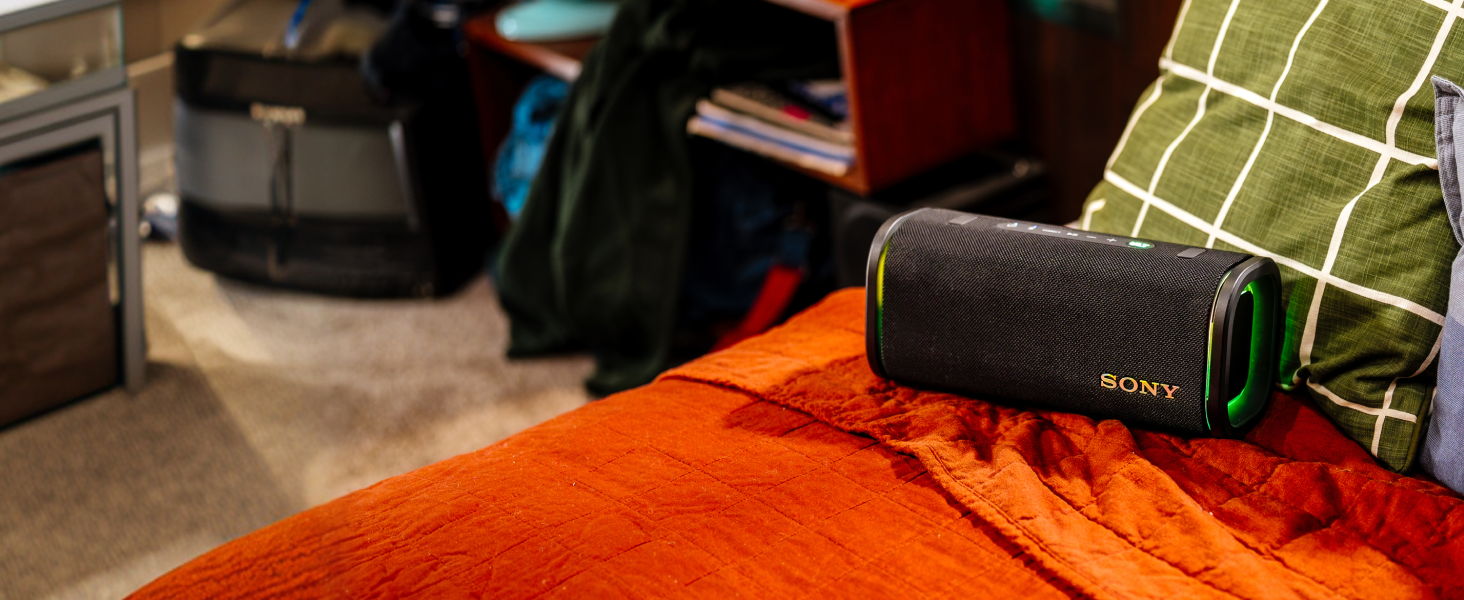 Sony ULT Field 5: Портативна Bluetooth колонка з потужним басом, IP67 (водонепроникна, пилозахищена), до 12 год роботи, чорний колір