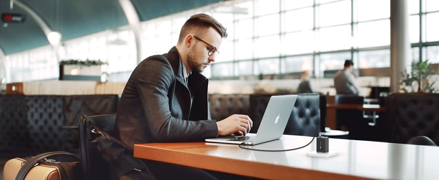 Зарядний пристрій USB-C 67W NOVOO GaN III з 3 портами, швидка зарядка для MacBook, iPad, Pixel, Samsung, iPhone, Steam Deck - Чорний