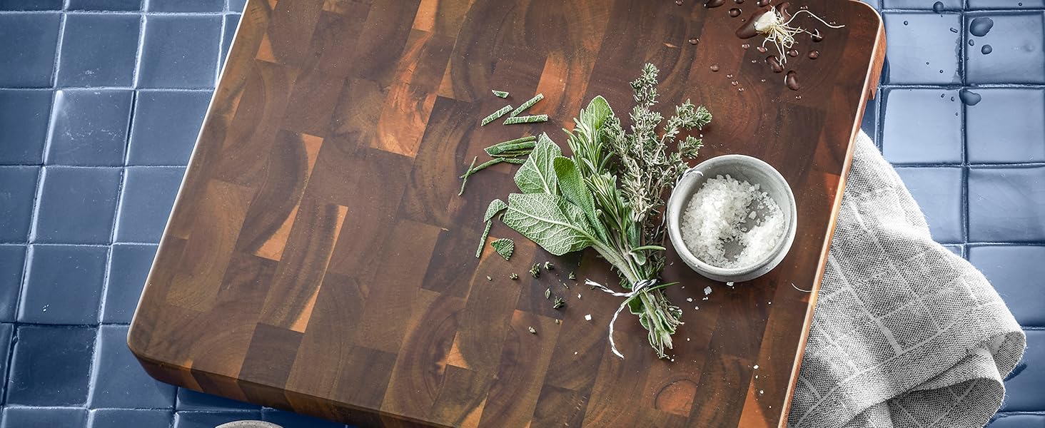 Дерев'яний обробний стіл WMF Schneidebrett Holz, великий, масивний, 40 x 32 x 4 см, акація, захист леза, велика поверхня, кухонний стіл, стильна окантовка, гумові ніжки